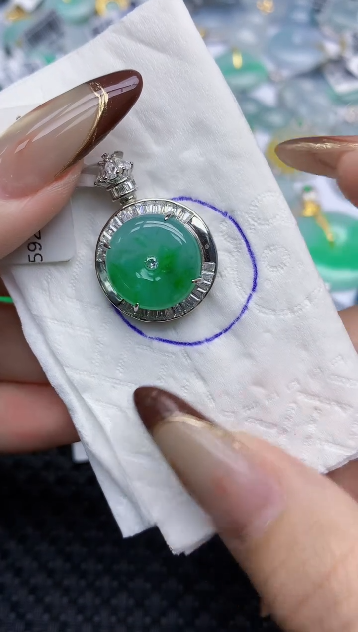 颈饰银S925镶嵌翡翠105   天然翡翠A货  百元以上9米证书费自理