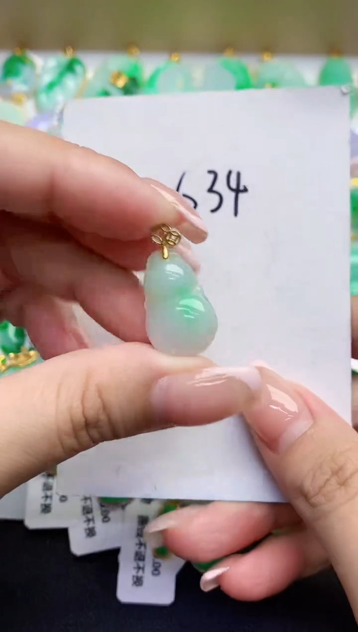 翡翠未镶嵌颈饰缅甸天然翡翠A货