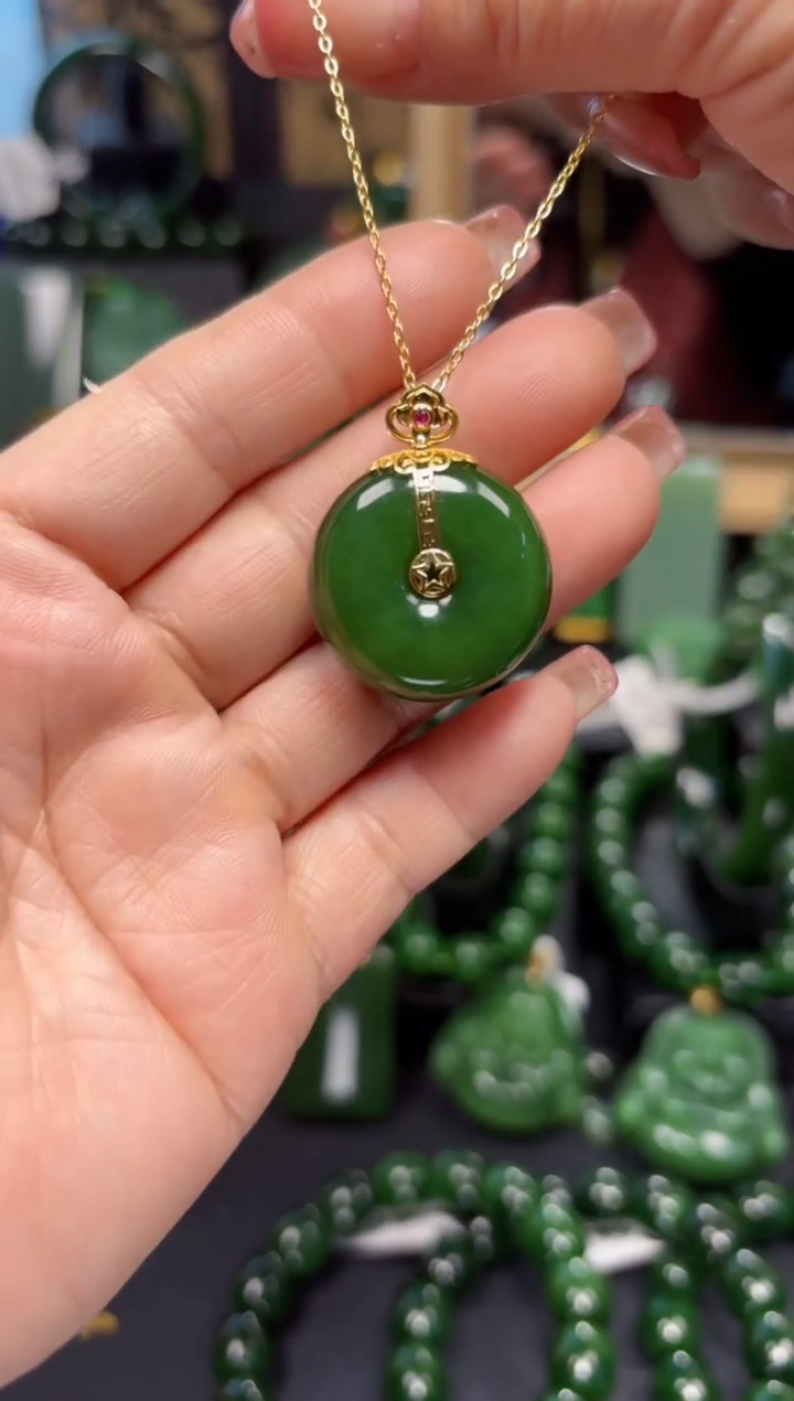 【闪购商品】和田玉（碧玉）吊坠(赠链)18K金镶嵌1