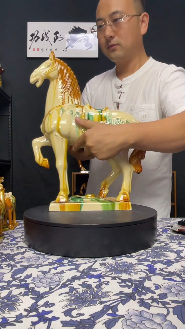 陶瓷将军马白色三彩色高45cm