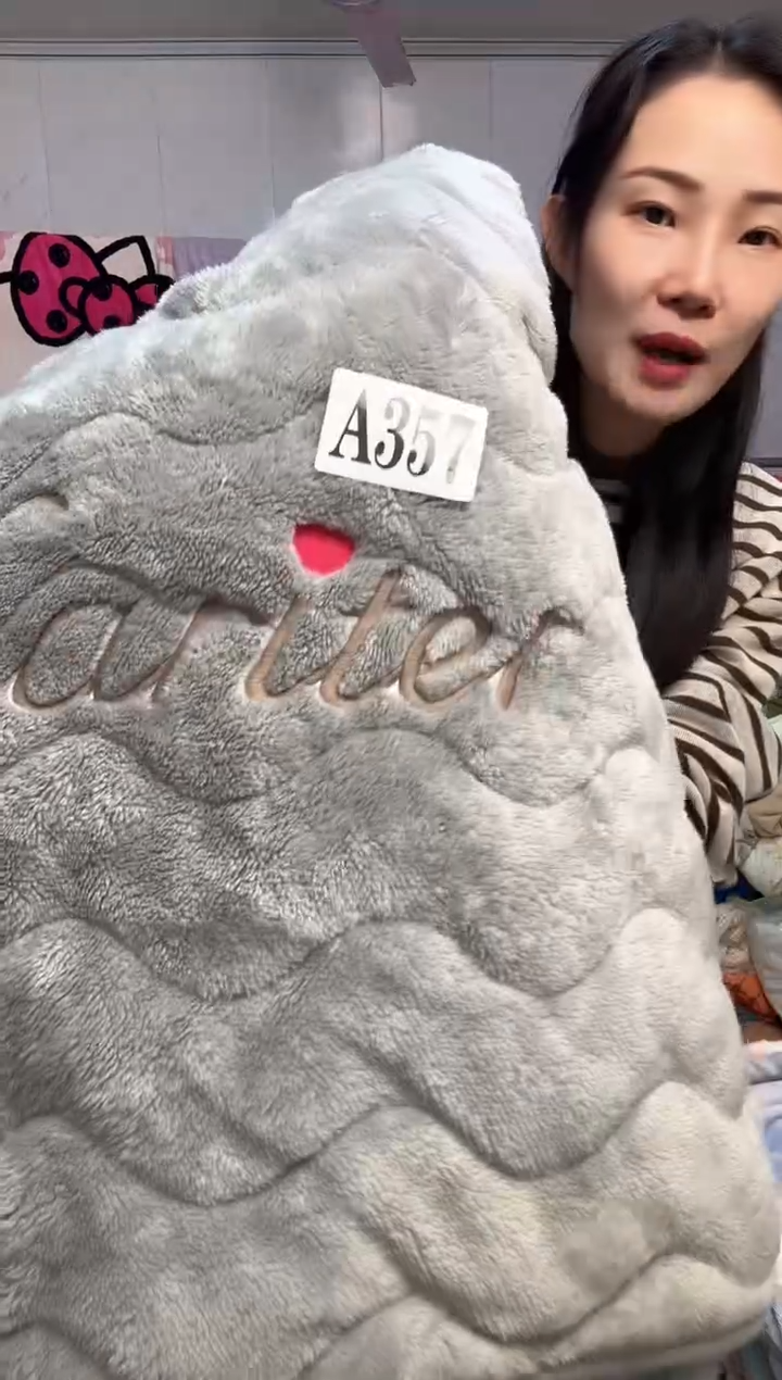 牛奶绒357瑕疵无售后介意勿拍听介绍