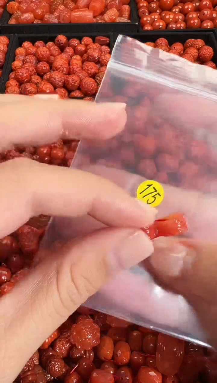 颈饰未镶嵌南红玛瑙1