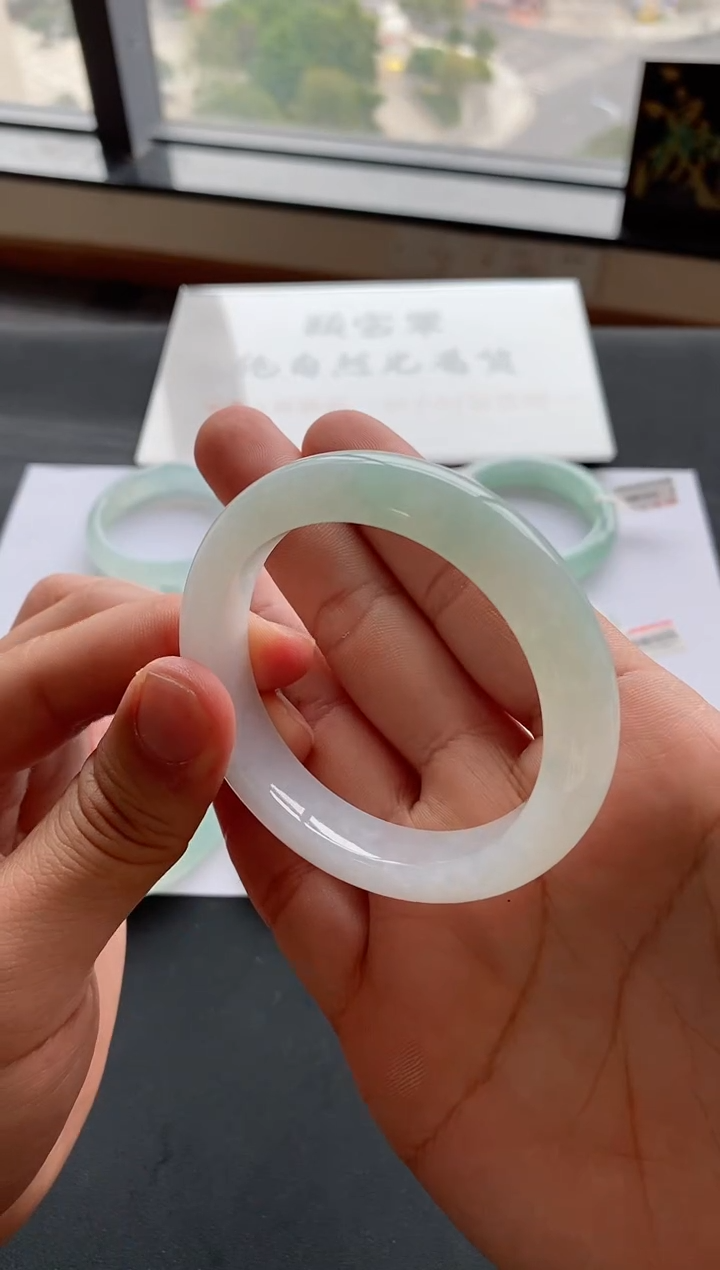 【闪购商品】翡翠手镯未镶嵌25号55.3*11.9*9.2正圈