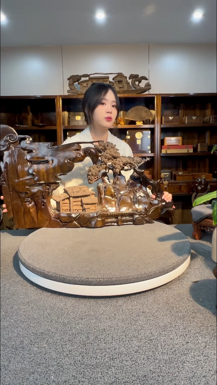 【闪购商品】金丝楠木雕山水人家1