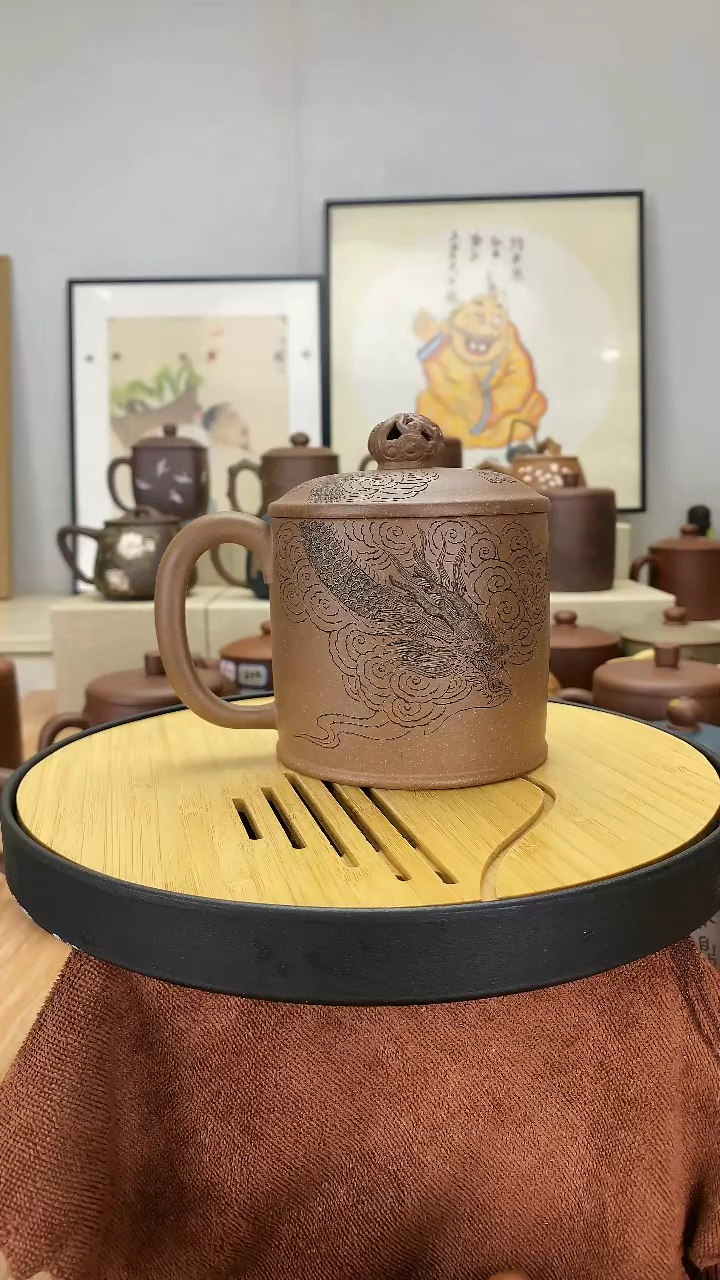 【闪购商品】紫砂茶杯老段龙纹刻绘（特价瑕疵）