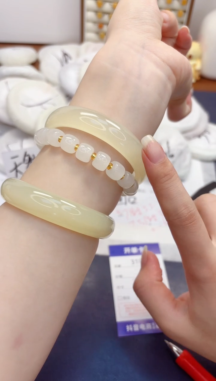 石英质玉手镯未镶嵌310-玉兰白-圈口59