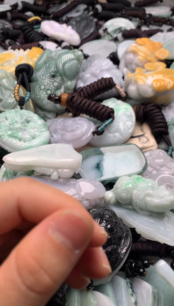 【闪购商品】翡翠吊坠(不含链)未镶嵌1