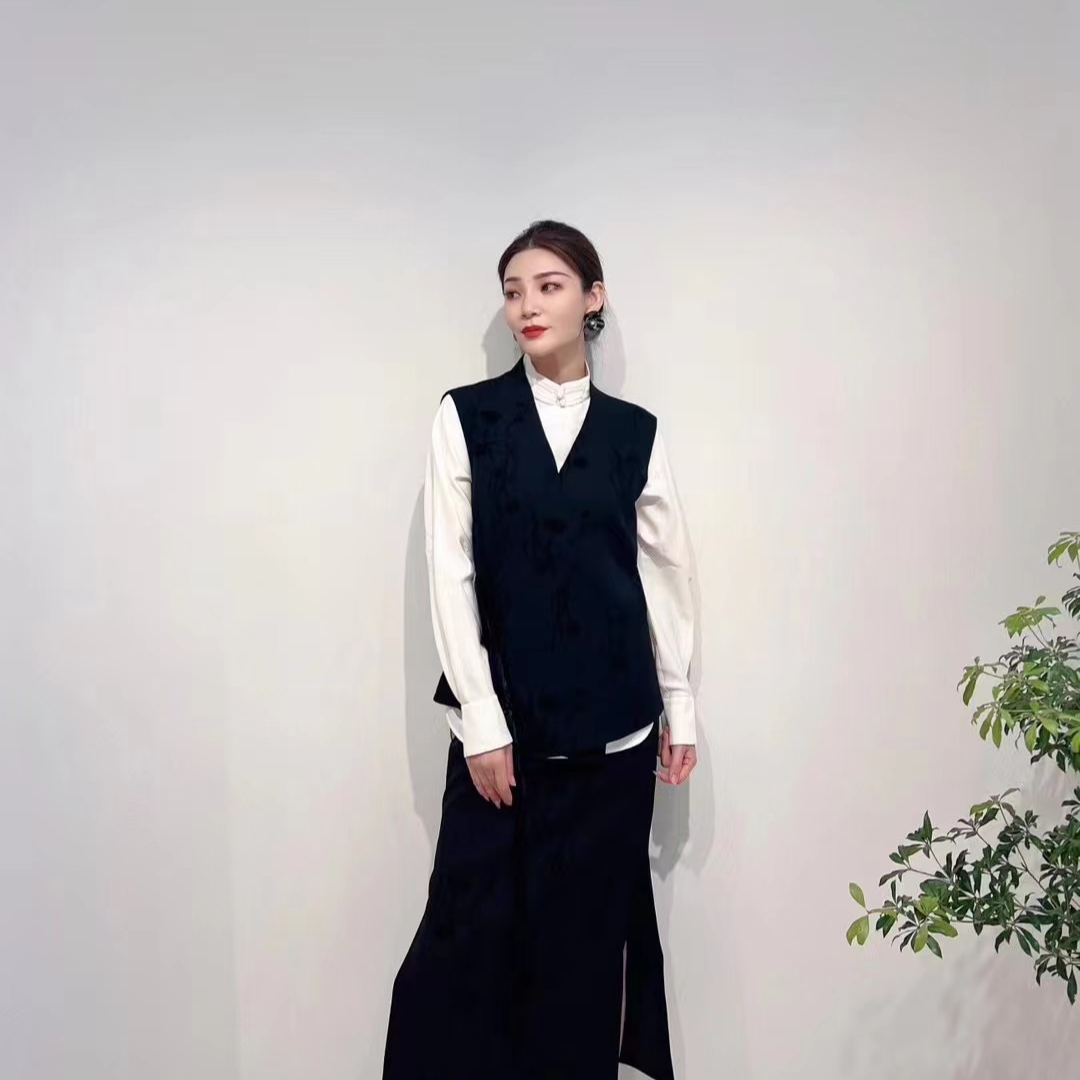 【刘彤推荐】玉琼植绒系带马甲J24A4065