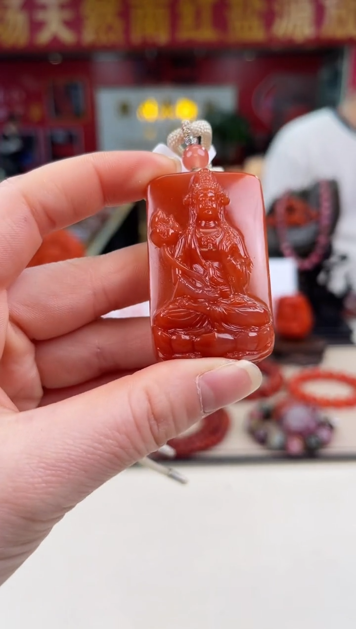 未镶嵌雕刻吊坠南红玛瑙（多样式发其一）