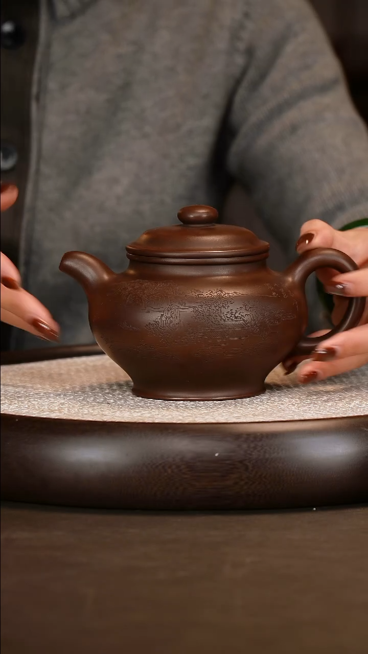 茶壶紫砂A*∽【诸葛永南】老紫泥掇只    650CC