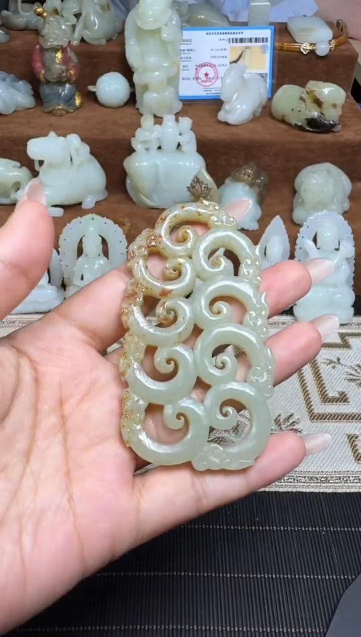 颈饰未镶嵌和田玉1