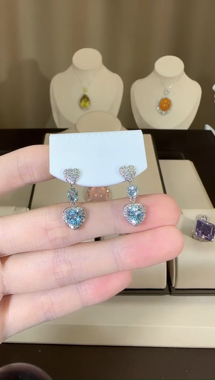 【闪购商品】托帕石耳饰银S925镶嵌6mm耳坠