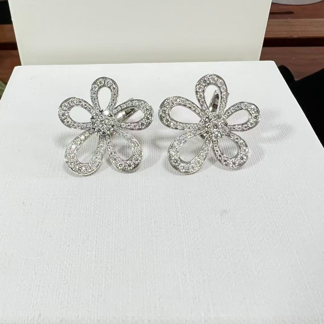 实验室培育钻石18K白金培育钻格桑花耳拍