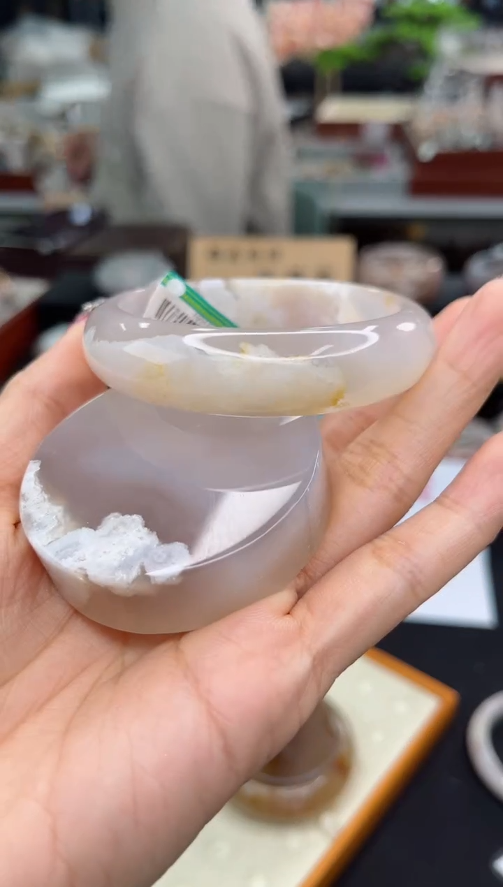 【闪购商品】石英质玉手镯未镶嵌57圈口（赠品镯心）1680889