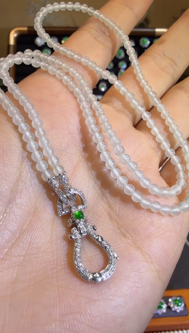 【闪购商品】翡翠颈饰18K金镶嵌玻璃种马蹄扣万能链（多种戴法）