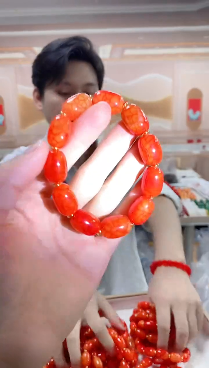 未镶嵌手串玛瑙/玉髓血红参桶珠玛瑙手串