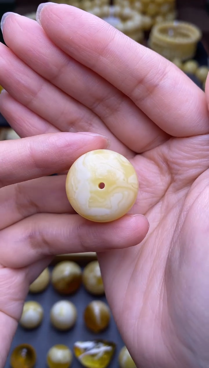 【闪购商品】琥珀裸石未镶嵌 大小姐珠宝严选193