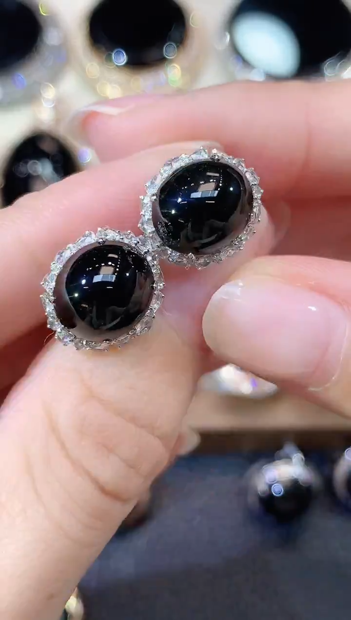 18K金镶嵌翡翠耳饰勇****?D20