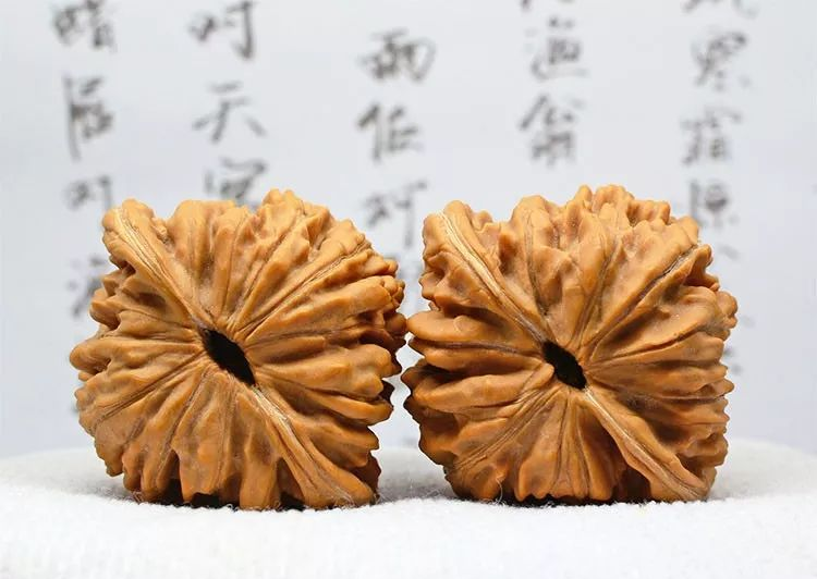文玩核桃四座楼手把件