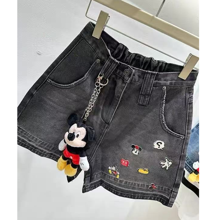 L1170 米奇挂件牛仔短裤
