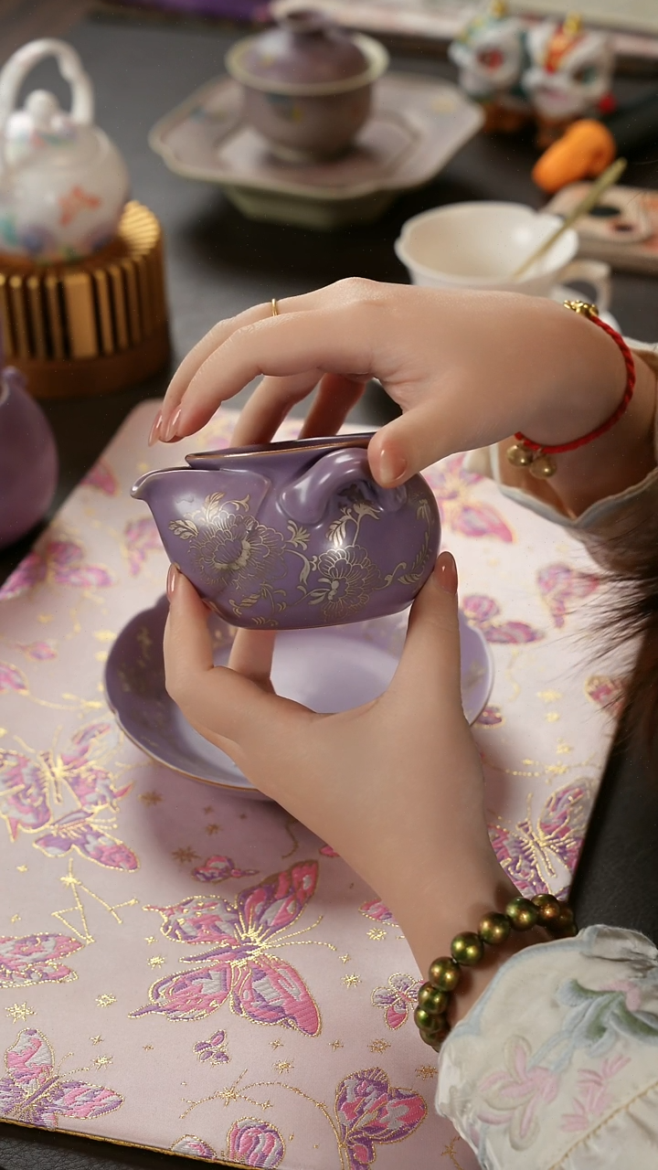 陶瓷茶具紫牡丹手抓壶