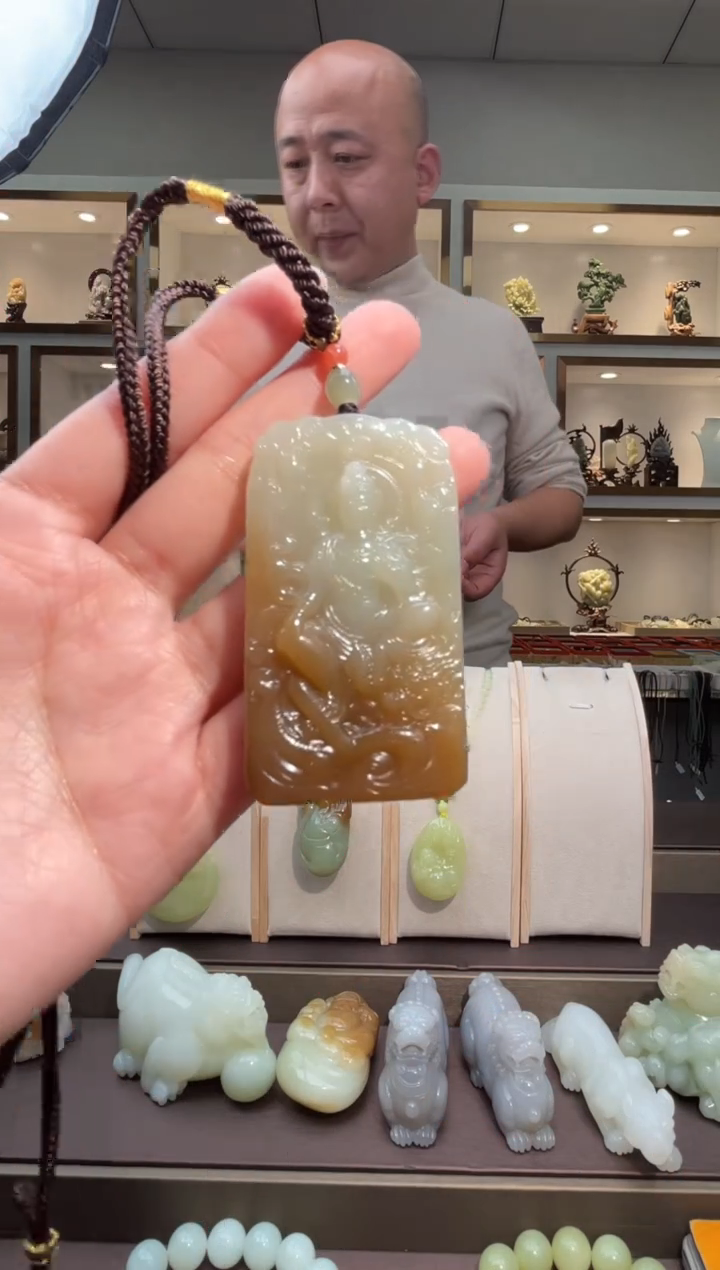 颈饰未镶嵌和田玉苏