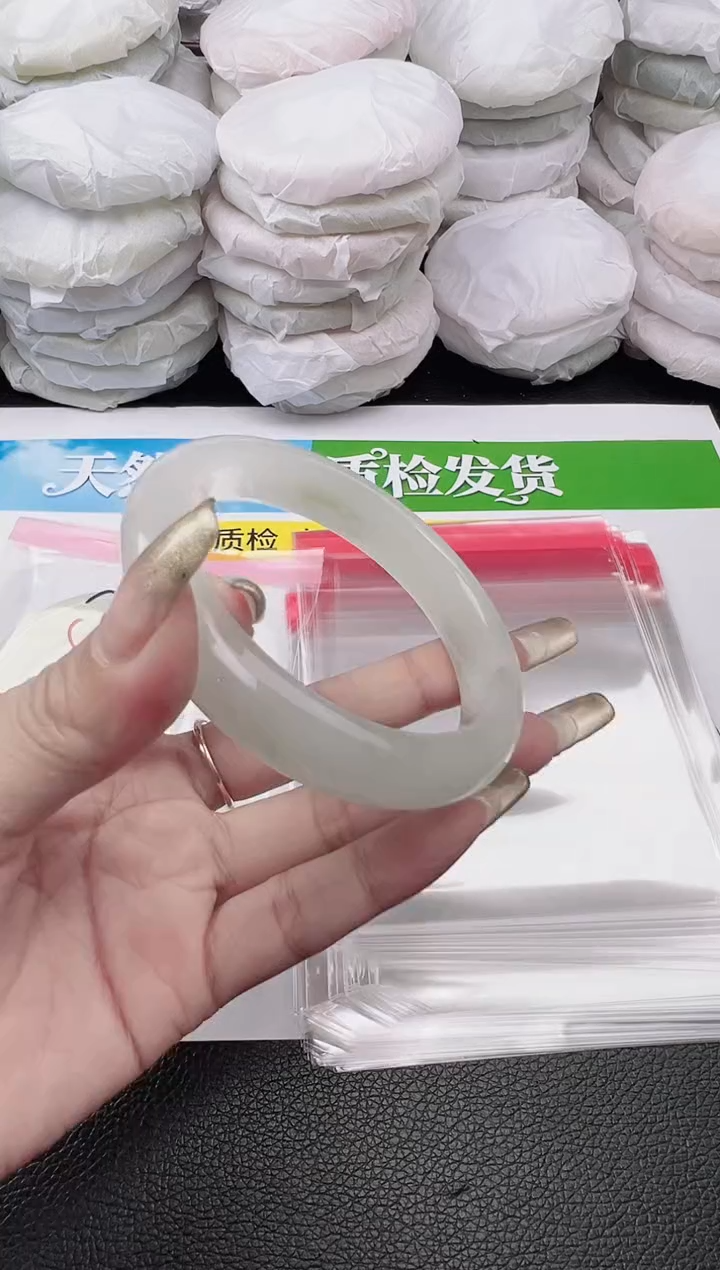 未镶嵌手镯石英质玉圈口 57 -59