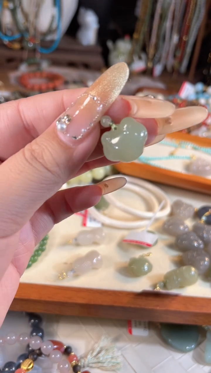 【闪购商品】和田玉吊坠(不含链)银S925镶嵌多样性发货其一