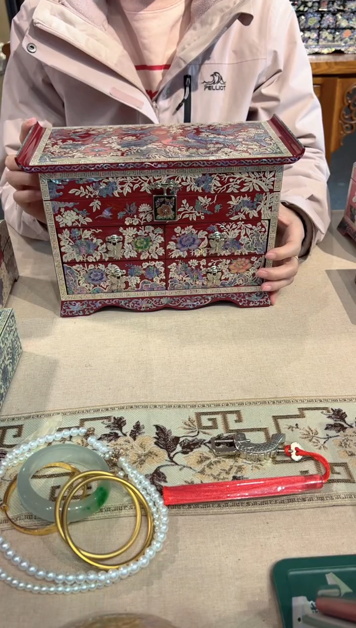 【闪购商品】大翘角弘贝雅螺钿漆器文化馆
