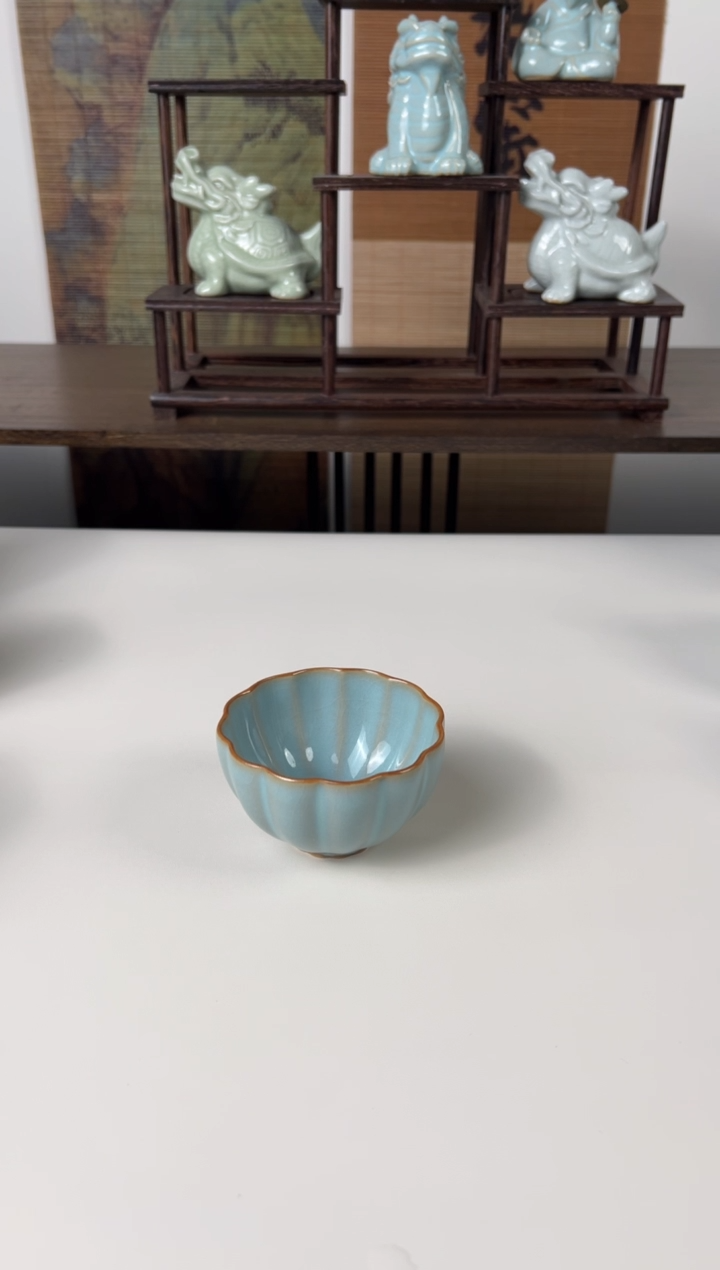 【闪购商品】杯运圈天青菊瓣杯1只