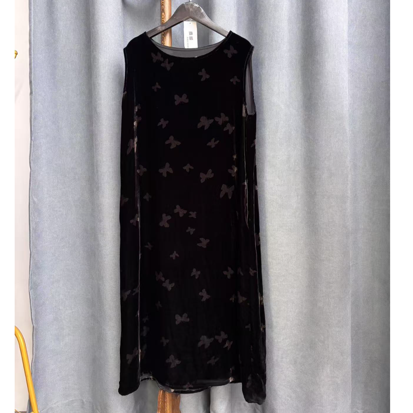 2025夏季新款时尚简约百搭宽松桑蚕丝丝绒背心裙女A109