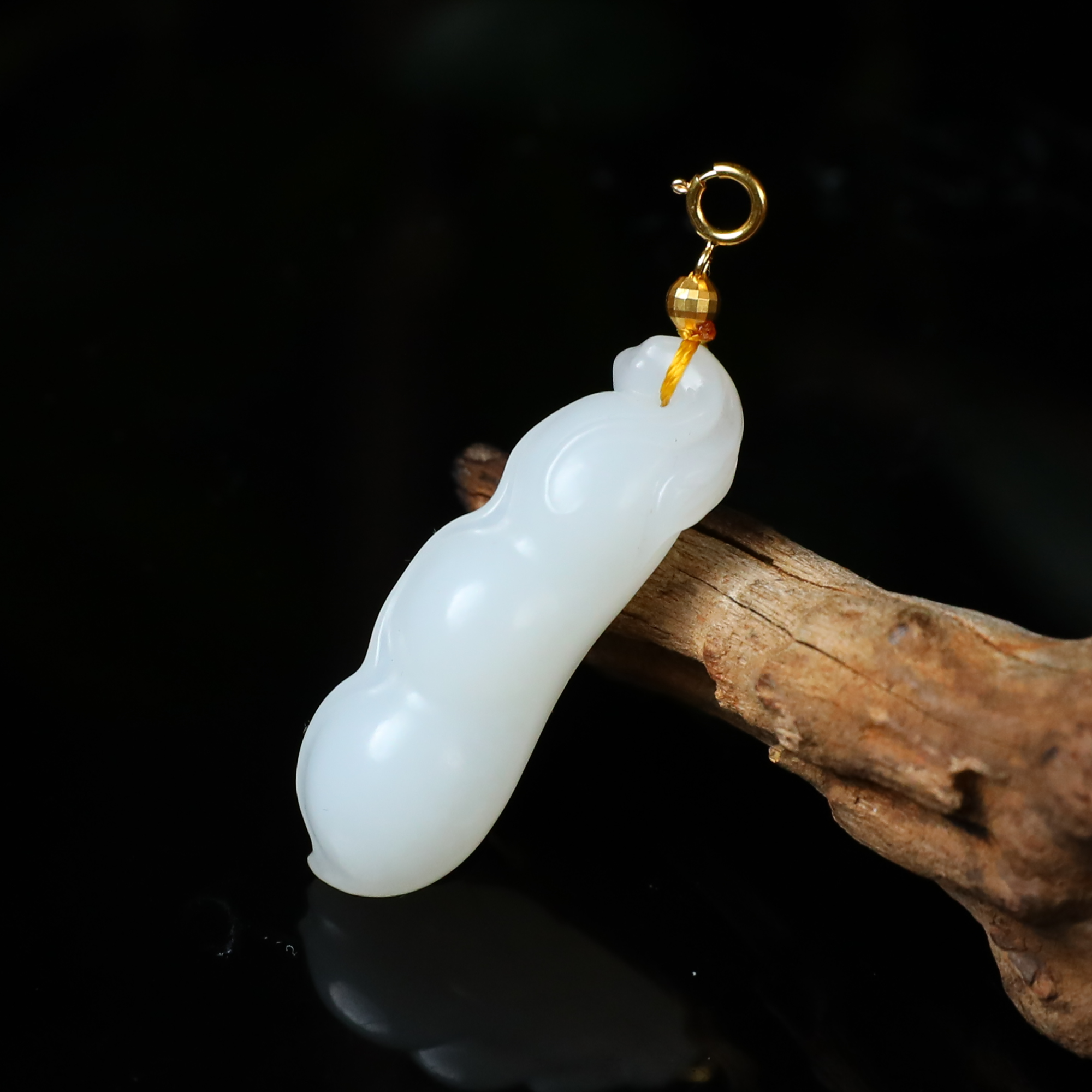 【潮生珠宝】·臻品·和田玉白玉18k金特细油膏料连中三元福豆吊坠