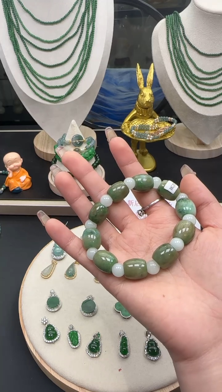 【闪购商品】翡翠颈饰未镶嵌7894512123