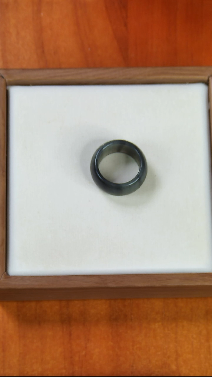 未镶嵌和田玉挂件青花戒指