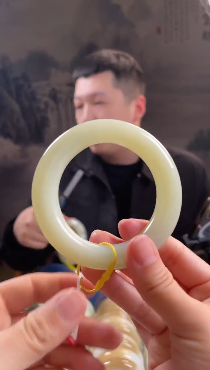 未镶嵌手镯和田玉57+圈口6335