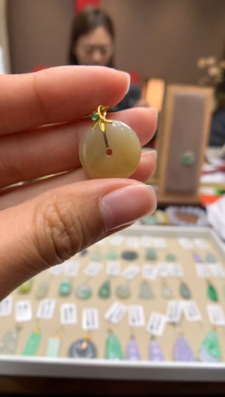 【闪购商品】翡翠颈饰18K金镶嵌平安扣