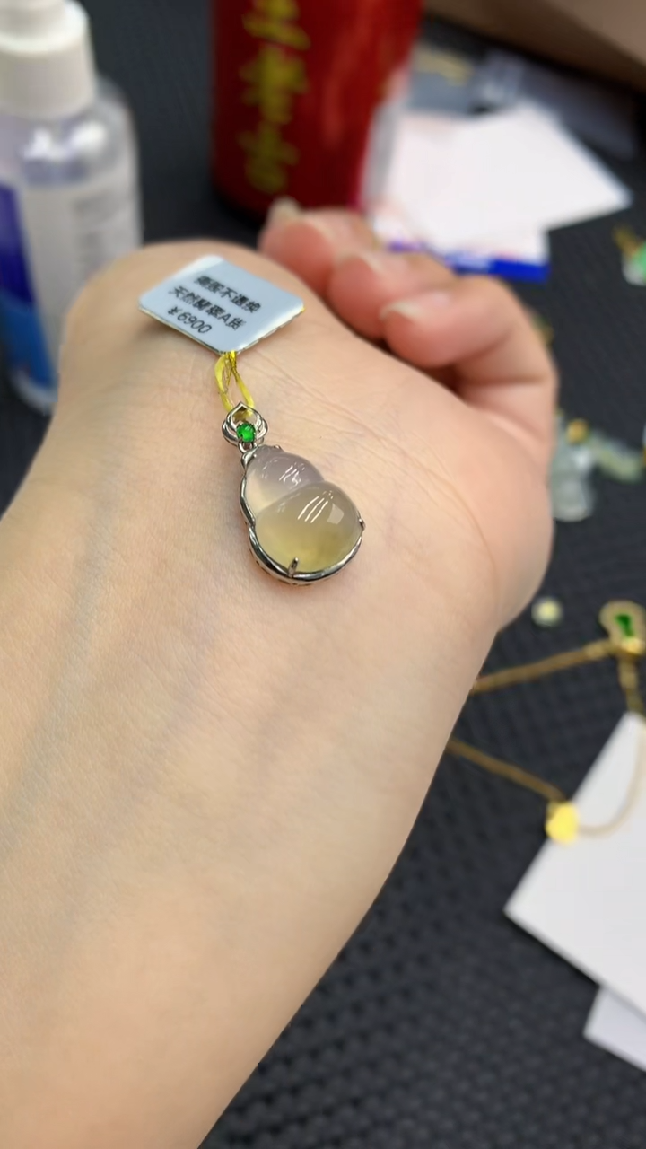 【闪购商品】翡翠颈饰18K金镶嵌            8