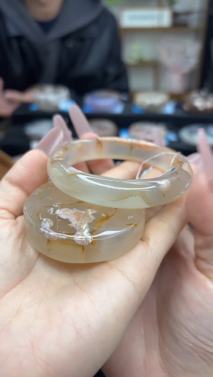 【闪购商品】石英质玉手镯未镶嵌C130(58圈赠送镯心)