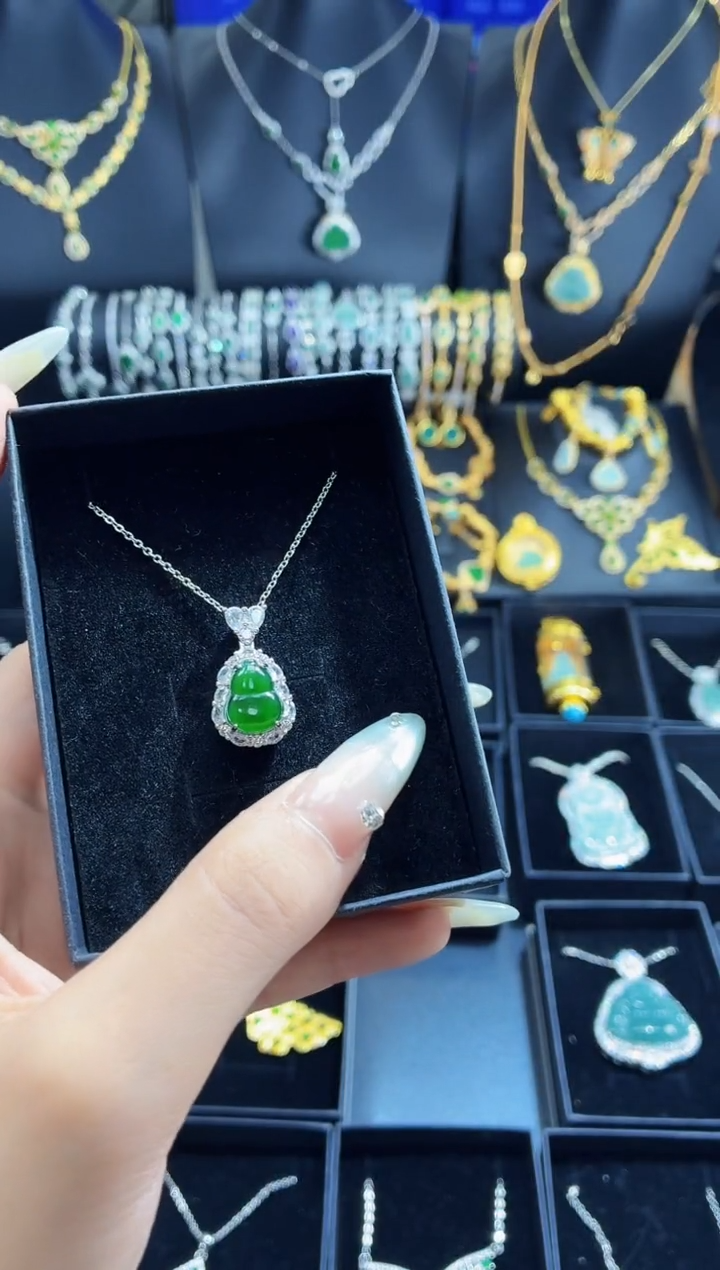 翡翠未镶嵌吊坠(不含链)天然翡翠a货 多样性发其一