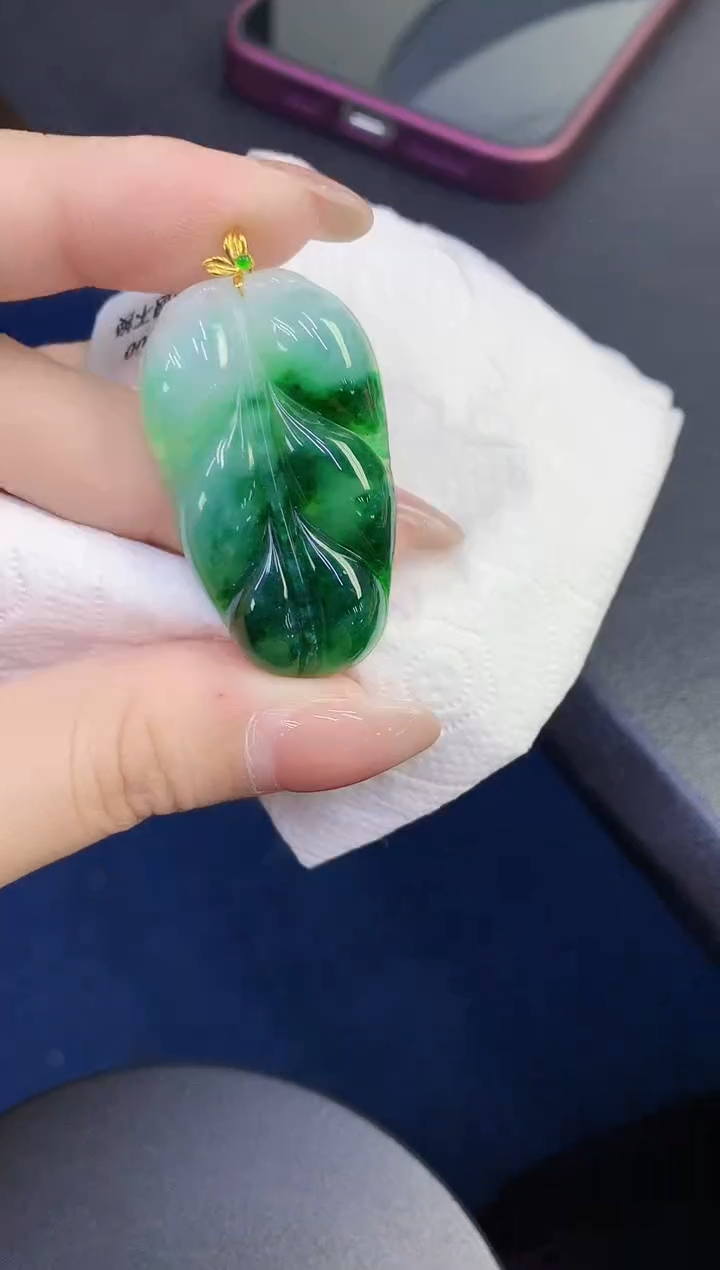 颈饰18K金镶嵌翡翠缅甸天然翡翠A货