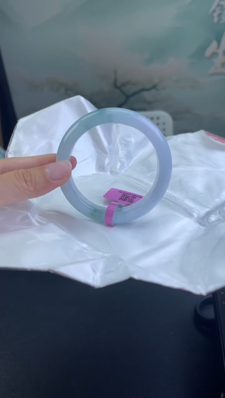 翡翠手镯未镶嵌1翡翠手镯