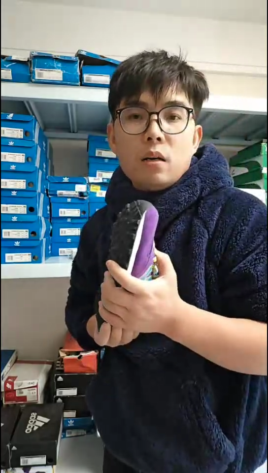 品牌潮服潮鞋清仓中，编号F 5   ,尺码36