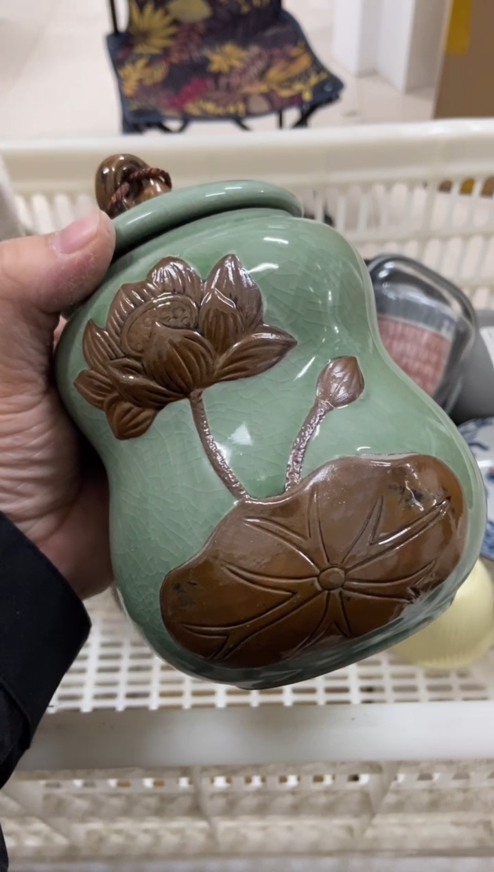 无运费险有瑕疵的摄影的产品有使用过的痕迹有点脏介意勿拍