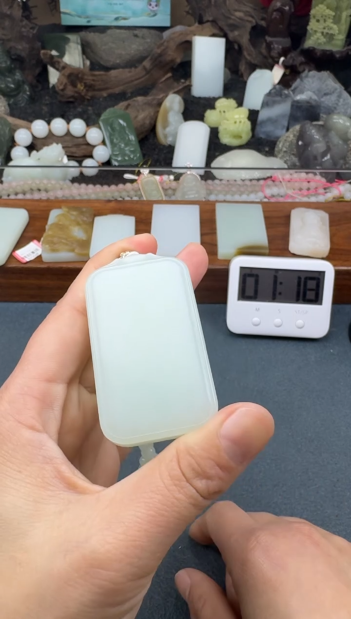 【闪购商品】和田玉未镶嵌颈饰多多