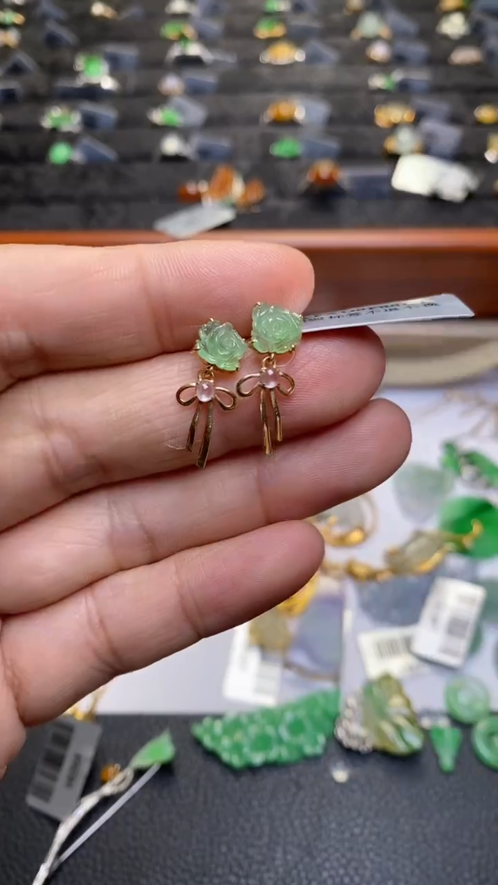 颈饰18K金镶嵌翡翠净货33874