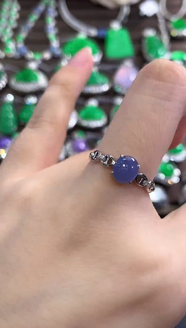 18K金镶嵌戒指翡翠g4 紫货有色差