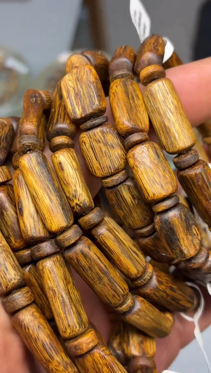 沉香手串 海南红金猊随型单圈多样性发其一