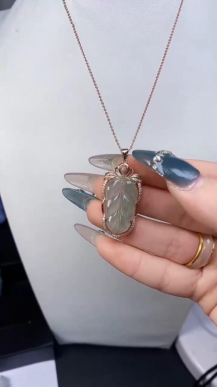 【闪购商品】翡翠颈饰未镶嵌A货翡翠加链子