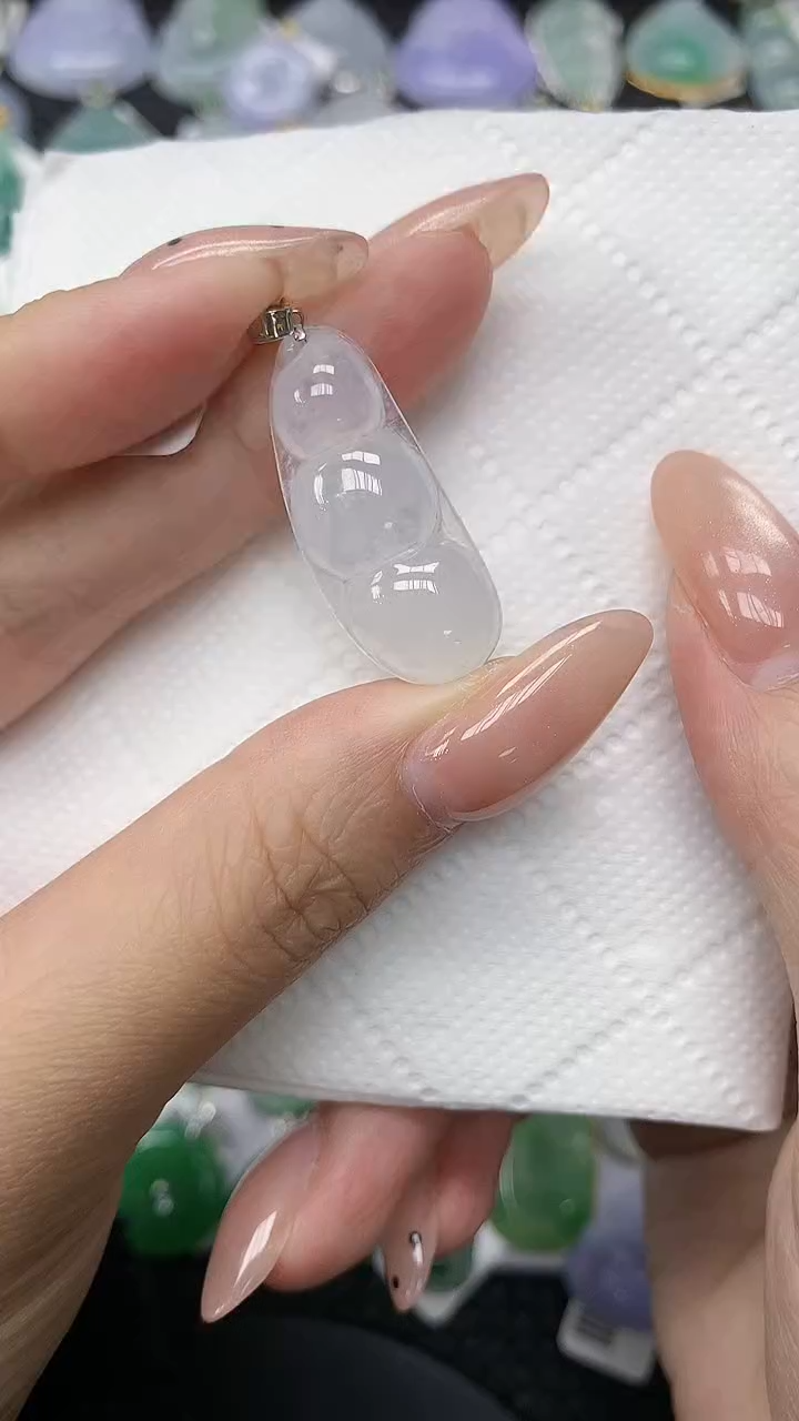 颈饰18K金镶嵌翡翠11111111111111