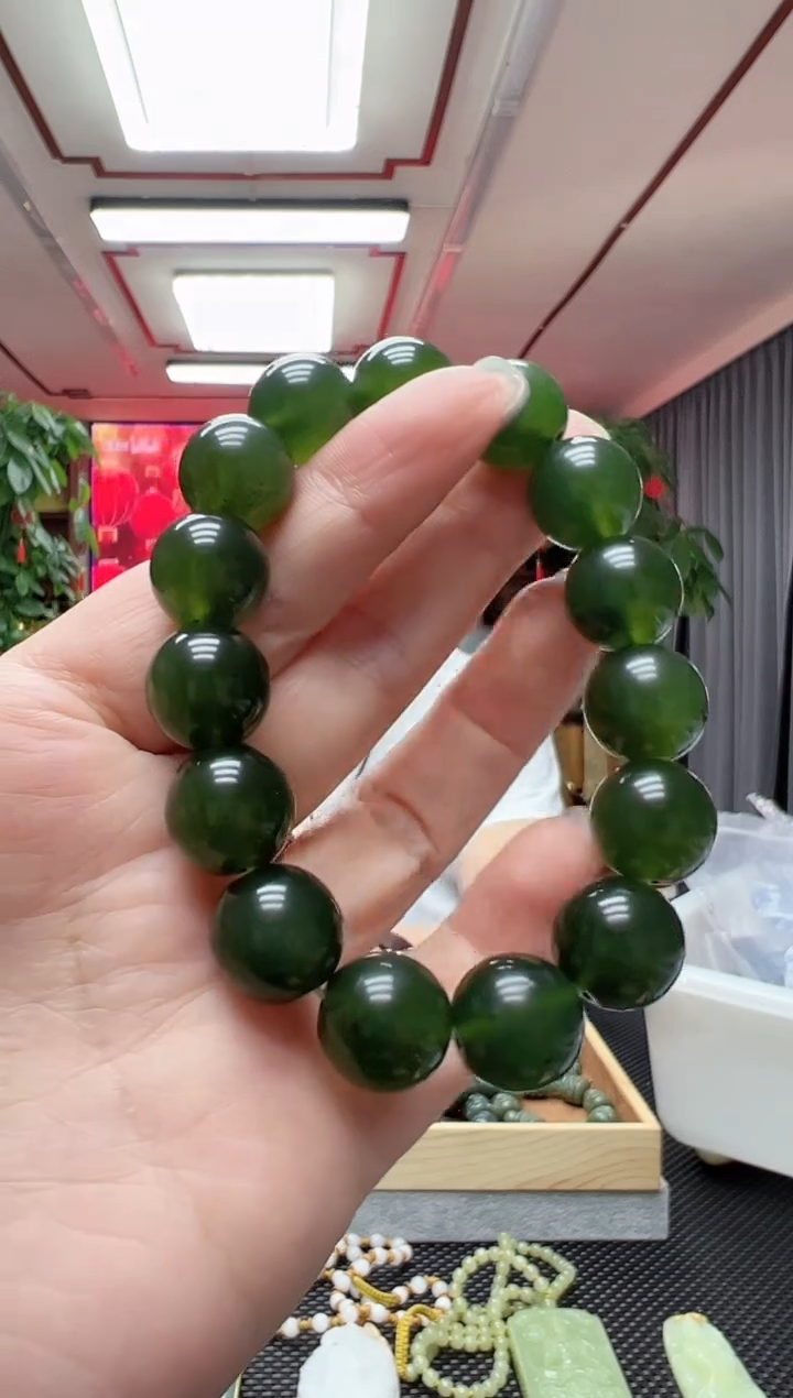 【闪购商品】岫玉手串未镶嵌多样性发货其中发一